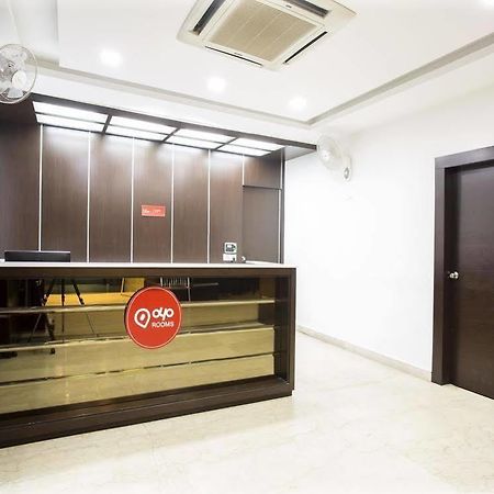 Oyo Rooms Near Cosmos Mall Силигури Екстериор снимка