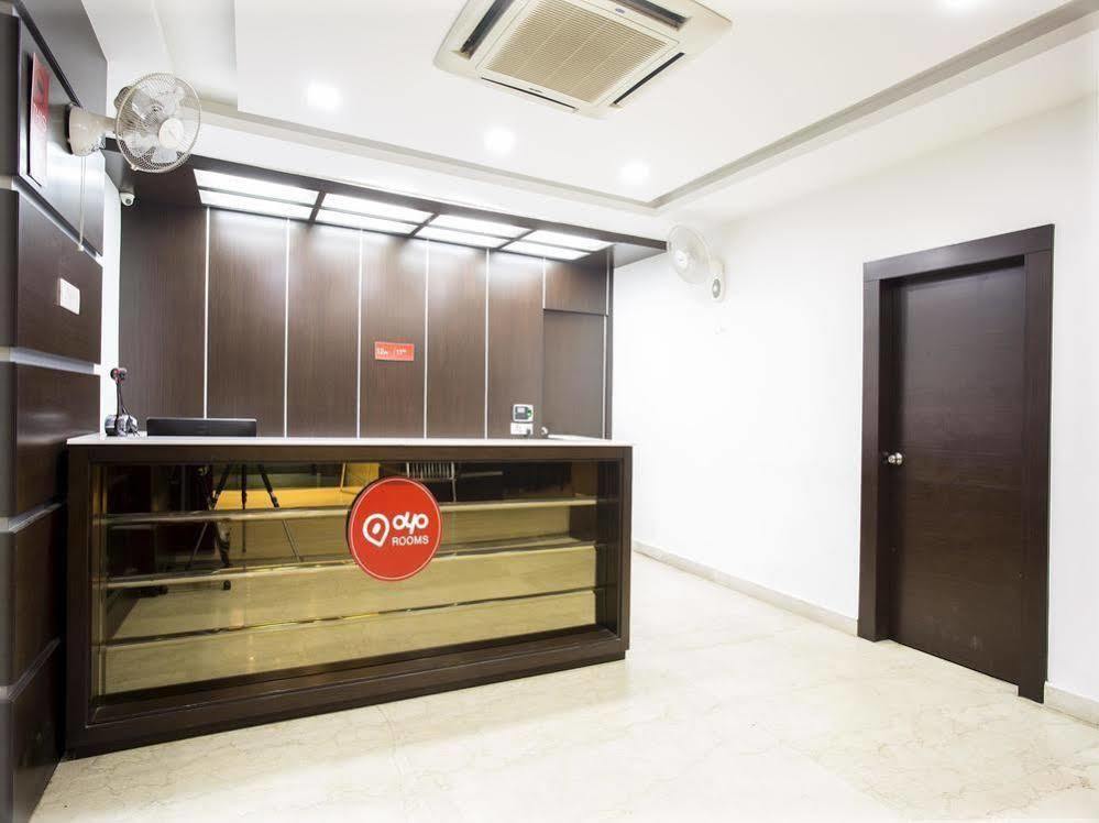 Oyo Rooms Near Cosmos Mall Силигури Екстериор снимка